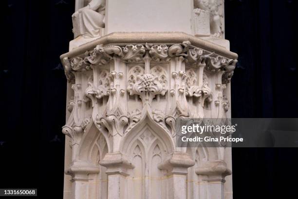 detail of the cathedral of notre dame in lausanne, switzerland. - lausanne cathedral notre dame stock pictures, royalty-free photos & images