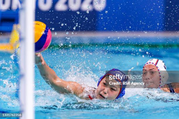 Akari Inaba of Japan, Ekaterina Prokofyeva of ROC during the Tokyo 2020 Olympic Waterpolo Tournament women match between Russia and Japan at Tatsumi...