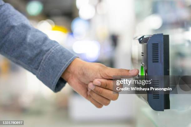 Keycard Scan 58 Keycard Scanner Stock Photos, High-Res Pictures, and Images - Getty ...