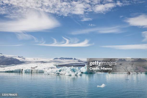 iceland jokulsarlon glacier lagoon icebergs in summer jökulsárlón lagoon - polar climate bildbanksfoton och bilder