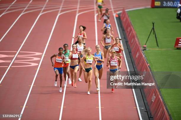 Sifan Hassan of Team Netherlands, Jessica Hull of Team Australia, Gaia Sabbatini of Team Italy and Elinor Purrier St. Pierre of Team United States...