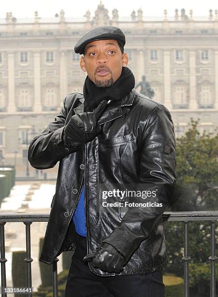 Actor Will Smith attends 'Seven Pounds' Madrid photocall at the Teatro Real on January 13, 2009 in Madrid, Spain.