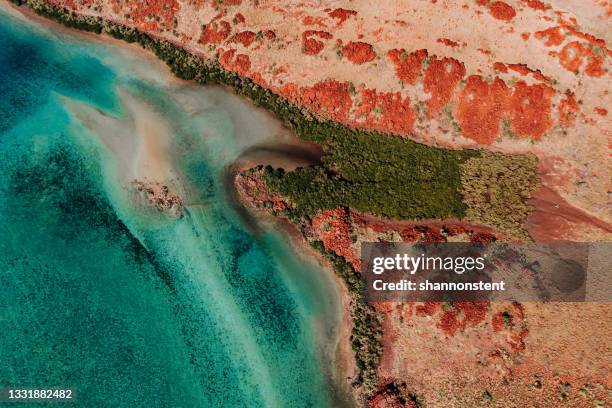 aguas turquesas - the pilbara fotografías e imágenes de stock