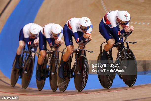 Oliver Wood of Team Great Britain and teammates sprint during the Men´s team pursuit qualifying of the Track Cycling on day 10 of the Tokyo Olympics...