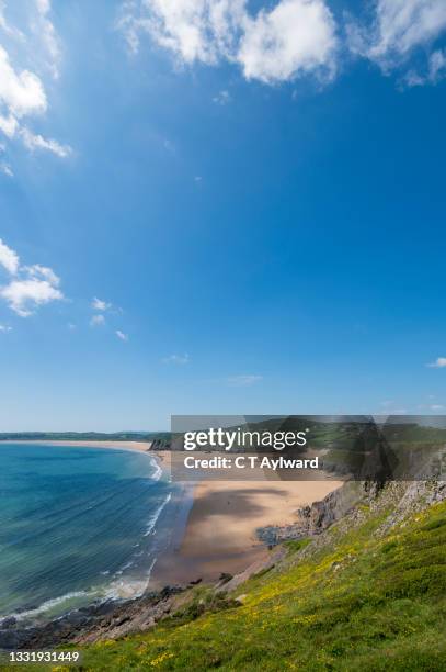 three cliffs bay gower coastline - gower peninsula stock pictures, royalty-free photos & images