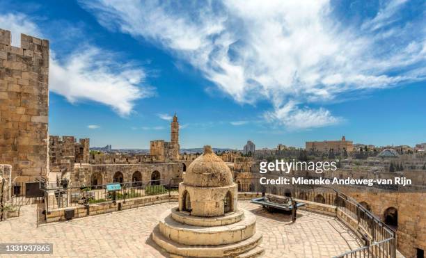 tower of david or the jerusalem citadel and the ottoman minaret, jersusalem, israel - david fotografías e imágenes de stock