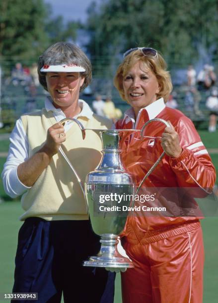 2,639 Nabisco Dinah Shore Women Stock Photos, HighRes Pictures, and