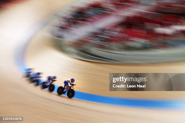 Team Italy takes part in the Women's Team Pursuit Qualifying at Izu Velodrome on August 02, 2021 in Izu, Shizuoka, Japan. The venue, which is outside...