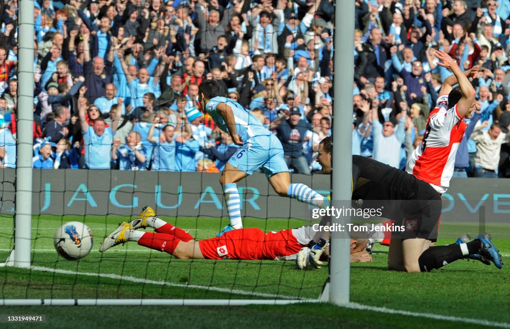 Manchester City v Queens Park Rangers - Premier League