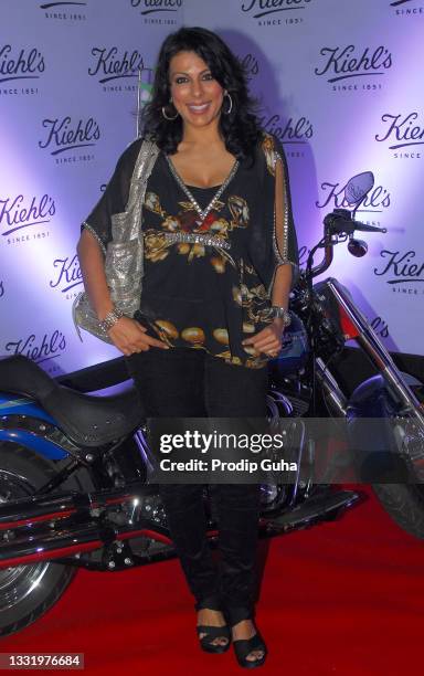 Pooja Bedi attends launch of American skincare brand 'Kiehls' on December 14, 2011 in Mumbai,India