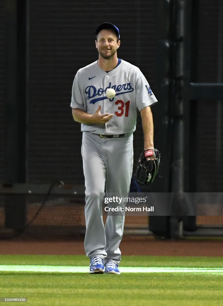Los Angeles Dodgers v Arizona Diamondbacks