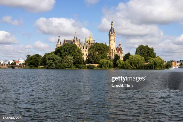 schwerin castle (mecklenburg-vorpommern, germany) - schwerin stock-fotos und bilder