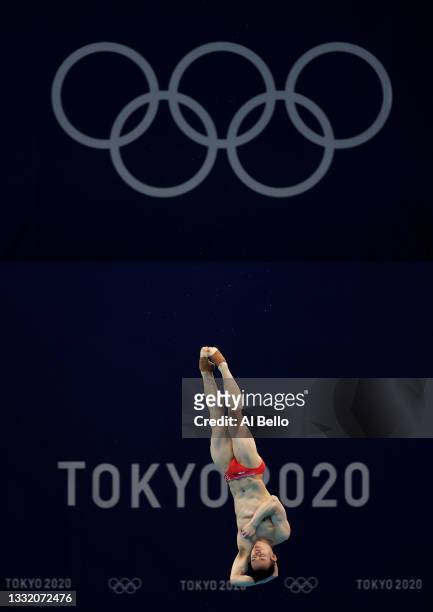 Xie Siyi of Team China competes in the Men's 3m Springboard Final on day eleven of the Tokyo 2020 Olympic Games at Tokyo Aquatics Centre on August...