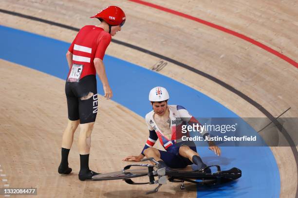 Frederik Madsen of Team Denmark takes down Charlie Tanfield of Team Great Britain during the Men´s team pursuit first round, heat 4 of the Track...
