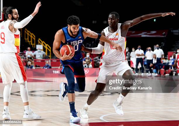 Jayson Tatum of the USA takes on the defence during the quarter final Basketball match between the USA and Spain on day eleven of the Tokyo 2020...