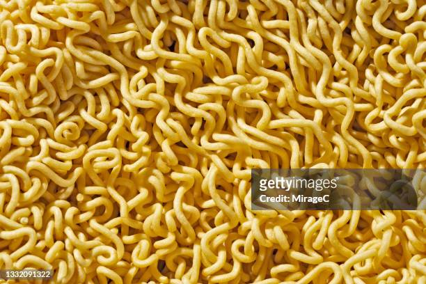 asian instant noodles texture - ramen noodles stock pictures, royalty-free photos & images