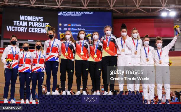 Silver medalist Katie Archibald, Neah Evans, Laura Kenny and Josie Knight of Team Great Britain, gold medalist Franziska Brausse, Lisa Brennauer,...