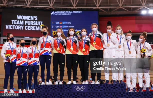 Silver medalist Katie Archibald, Neah Evans, Laura Kenny and Josie Knight of Team Great Britain, gold medalist Franziska Brausse, Lisa Brennauer,...