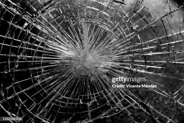 broken glass - fracture stock pictures, royalty-free photos & images