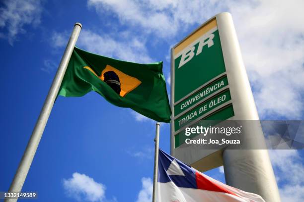 "npetrobras gas station"n"noil production - petróleo stock pictures, royalty-free photos & images