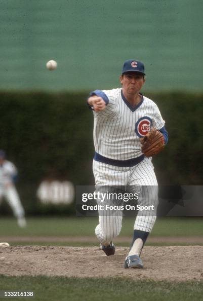 Pitcher Rausch Pitcher Rick Reuschel of the Chicago Cubs pitches during an Major ...