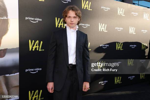 Jack Kilmer attends the Premiere of Amazon Studios' "VAL" at DGA Theater Complex on August 03, 2021 in Los Angeles, California.