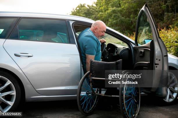 starting his day - modified car stock pictures, royalty-free photos & images