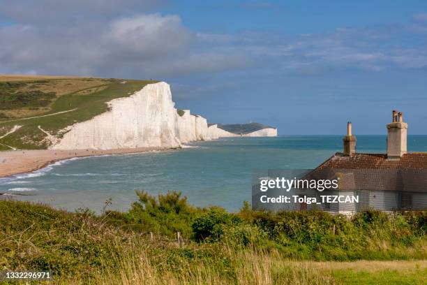 seven sisters cliff and beach - beachy head stock pictures, royalty-free photos & images