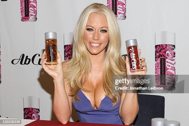 Kendra Wilkinson Promotes Ab Cuts By Revolution At GNC at GNC on November 17, 2011 in Culver City, California.