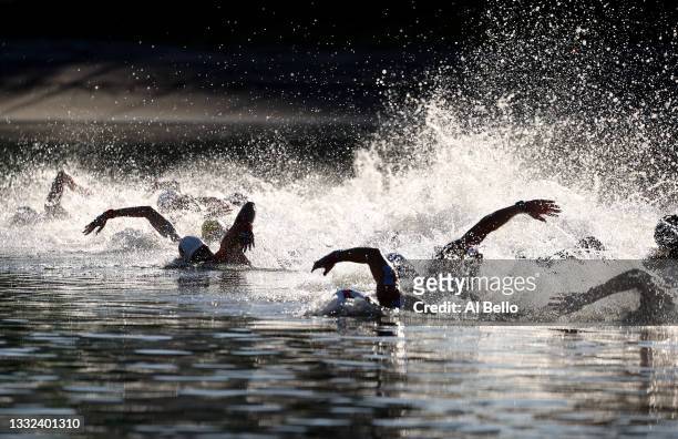 Swimmers start the race in the Men's 10km Marathon Swimming on day thirteen of the Tokyo 2020 Olympic Games at Odaiba Marine Park on August 05, 2021...