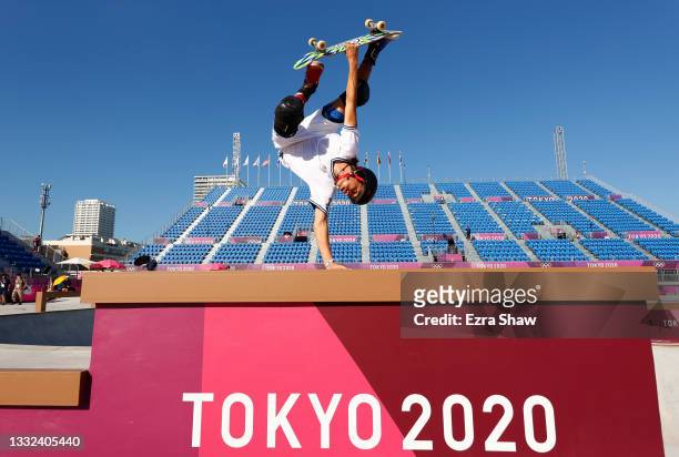 Heimana Reynolds of Team United States warms up prior to during the Men's Skateboarding Park Preliminary Heat 1 on day thirteen of the Tokyo 2020...