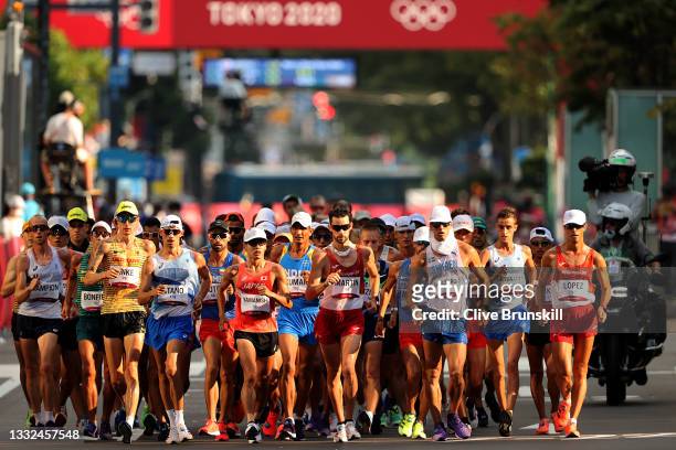 Athletes compete during the Men's 20km Race Walk on day thirteen of the Tokyo 2020 Olympic Games at Sapporo Odori Park on August 05, 2021 in Sapporo,...