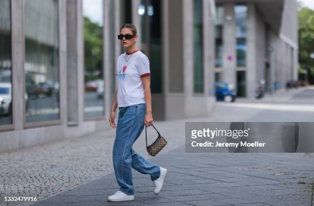 capitalism mount Arne 7,138 Jeans Gucci Photos and Premium High Res Pictures - Getty Images