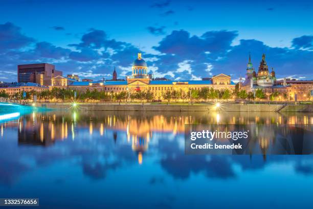 montreal skyline canada - vieux montréal stock pictures, royalty-free photos & images