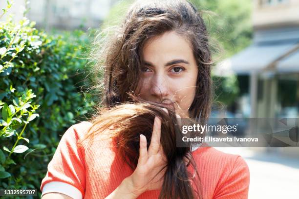 cabelo forte - frizzy - fotografias e filmes do acervo