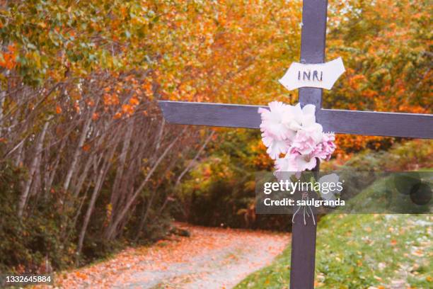 Inri Cross Inscription Design Inri On Cross Photos and Premium High Res Pictures - Getty Images