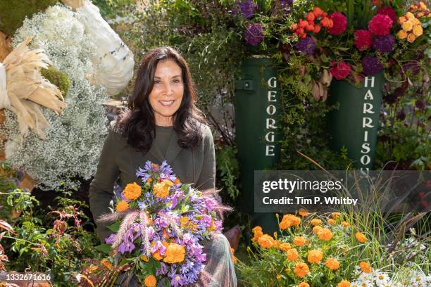 Olivia Harrison recreates the iconic album cover for George Harrison’s ‘All Things Must Pass’, which has been brought to life for it’s 50th...