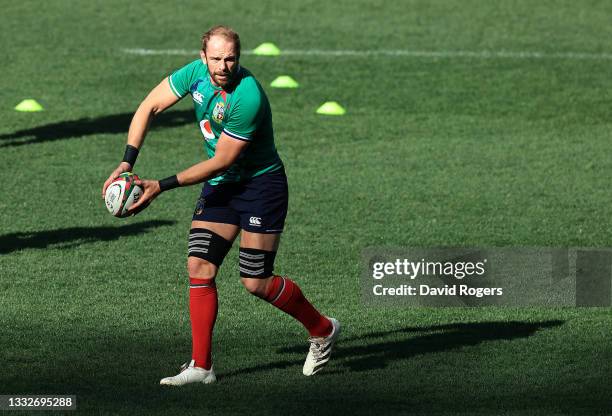 Alun Wyn Jones passes the ball during the British & Irish Lions captain's run at Cape Town Stadium on August 06, 2021 in Cape Town, South Africa.