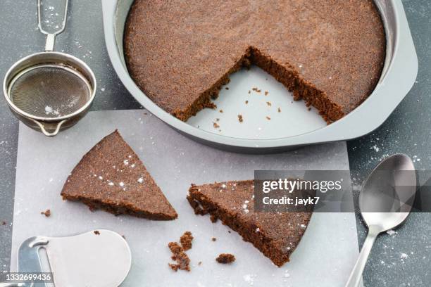 brownies - forma de bolo imagens e fotografias de stock