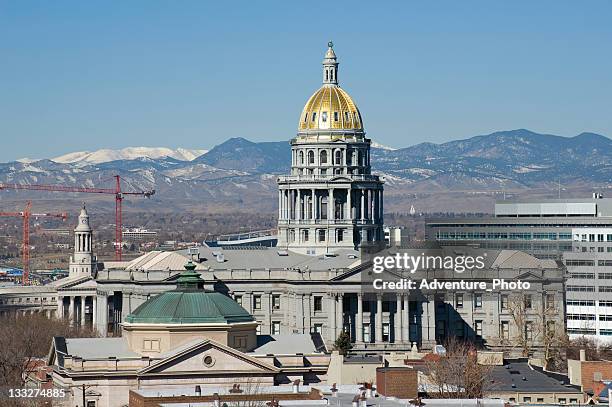 denver state capitol building with mountain view - colorado state capitol building stock pictures, royalty-free photos & images