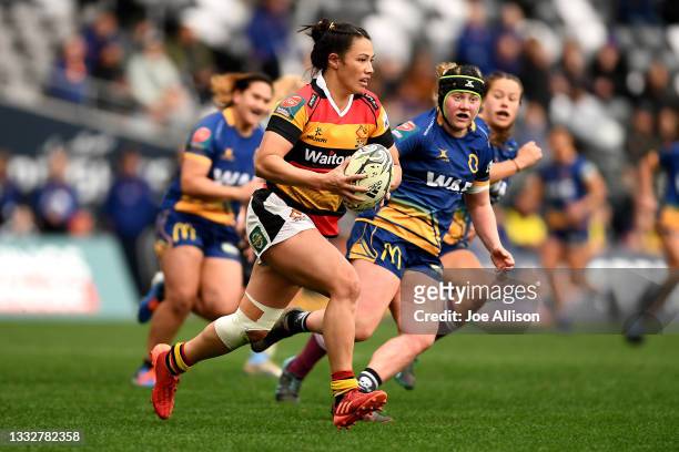 Carla Hohepa of Waikato charges upfield during the round four Farah Palmer Cup match between Otago and Waikato at Forsyth Barr Stadium, on August 07...