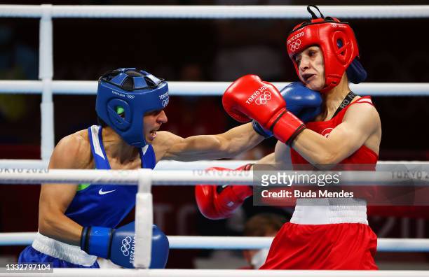 Stoyka Zhelyazkova Krasteva of Team Bulgaria punches Buse Naz Cakiroglue of Team Turkey during the Women's Fly Final bout between Buse Naz Cakiroglue...