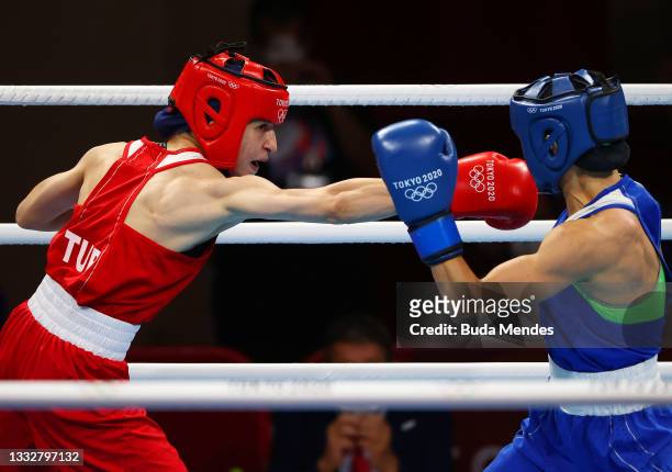 Buse Naz Cakiroglue of Team Turkey punches Stoyka Zhelyazkova Krasteva of Team Bulgaria during the Women's Fly Final bout between Buse Naz Cakiroglue...