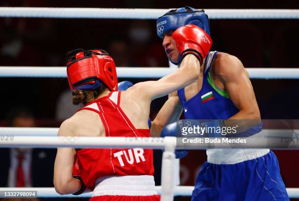 Buse Naz Cakiroglue of Team Turkey punches Stoyka Zhelyazkova Krasteva of Team Bulgaria during the Women's Fly Final bout between Buse Naz Cakiroglue...