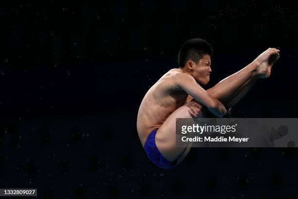 Rikuto Tamai of Team Japan competes in the Men's 10m Platform Final on day fifteen of the Tokyo 2020 Olympic Games at Tokyo Aquatics Centre on August...