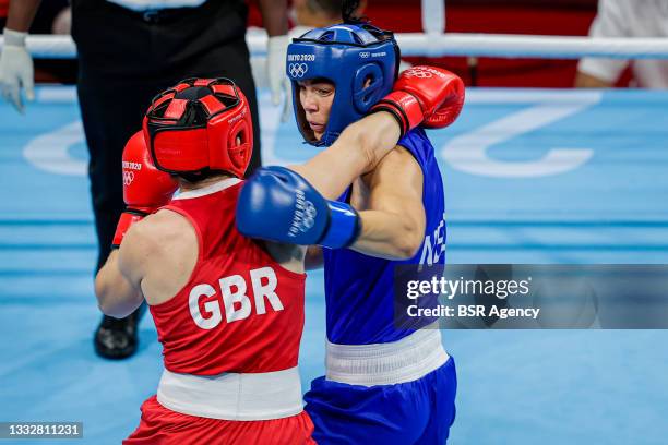 Nouchka Fontijn of Team Netherlands and Lauren Price of Team Great Britain competing on Women's Middle Semi Final during the Tokyo 2020 Olympic Games...