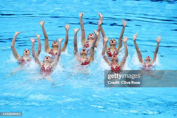 Team Canada compete in the Artistic Swimming Team Free Routine on day fifteen of the Tokyo 2020 Olympic Games at Tokyo Aquatics Centre on August 07,...