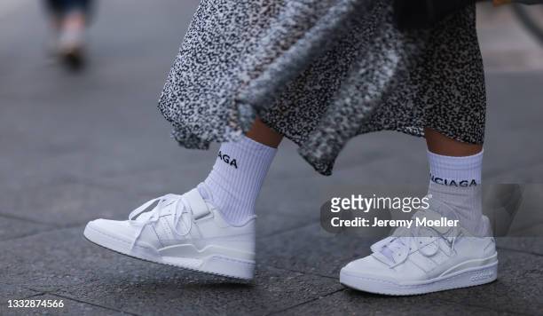 staking wees onder de indruk Verbeelding 5,852 Balenciaga Sneakers Photos and Premium High Res Pictures - Getty  Images