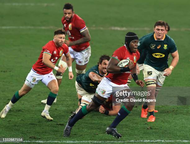 Maro Itoje of British & Irish Lions breaks away from Eben Etzebeth of South Africa during the 3rd Test match between South Africa and British & Irish...