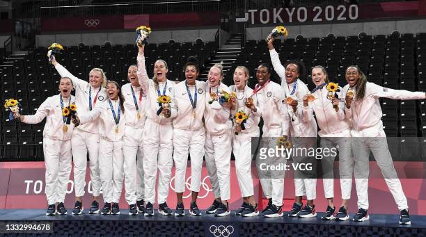 Players of Team United States celebrate after winning the Women's Gold Medal Match between Brazil and United States on day sixteen of the Tokyo 2020...